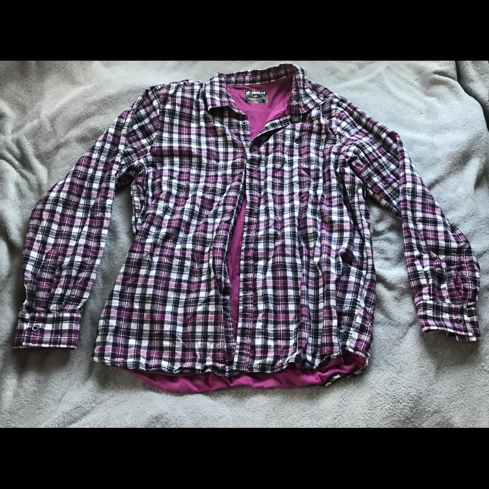 Skully Men’s Shirt Size XL Purple/plaid color.